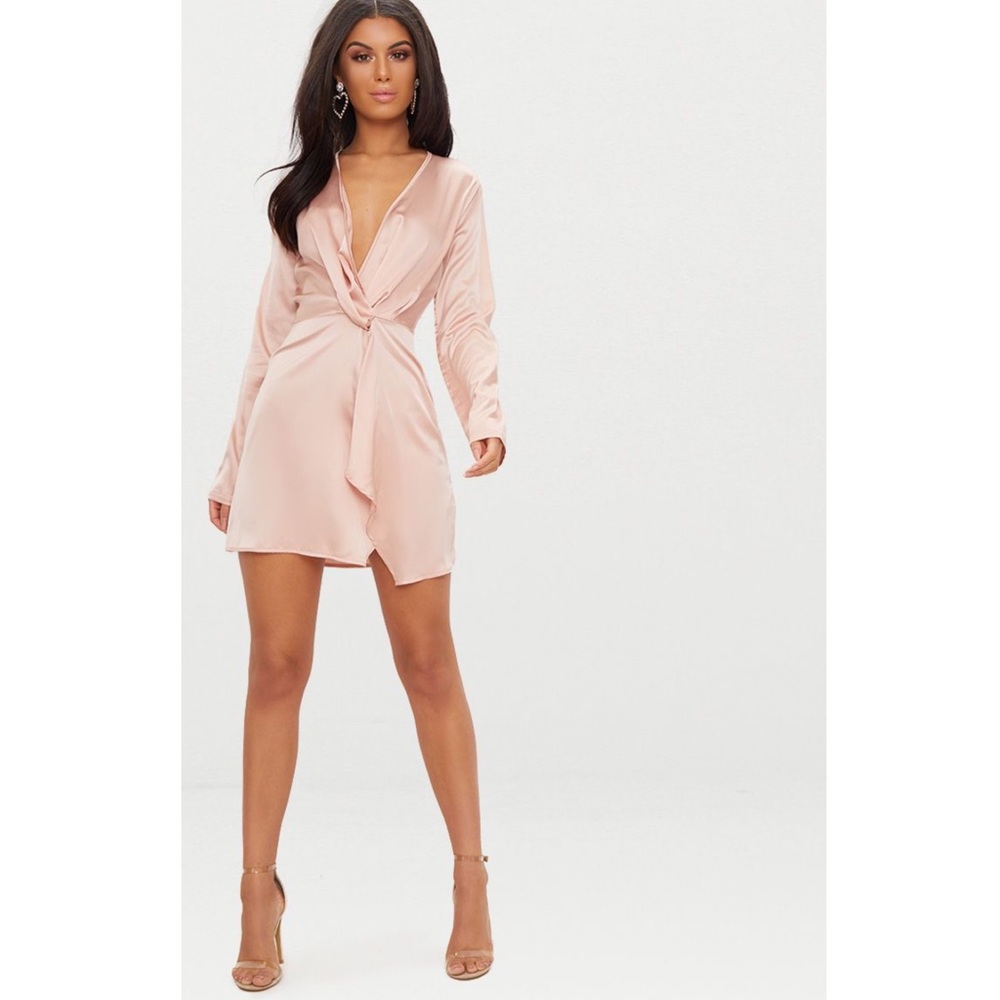 🚨FINAL SALE MUST GO🚨 ✨NEW✨💕Nude Satin Long Sleeve Wrap Dress💕